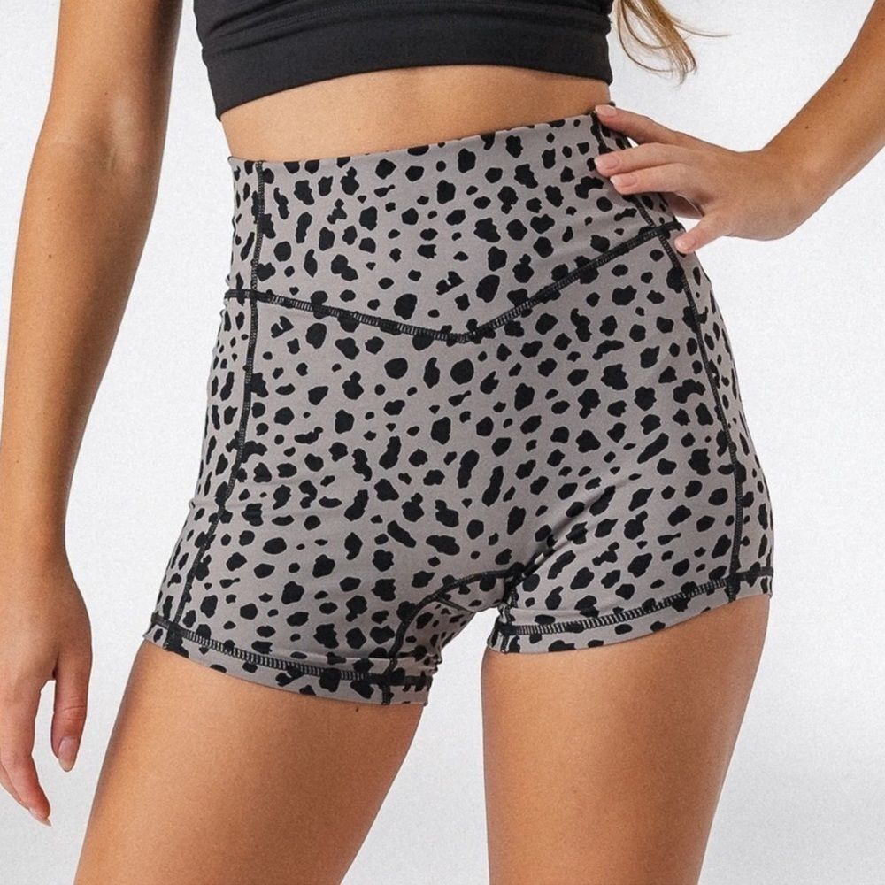 Balance Athletica the ascend short - snow leopard midnight